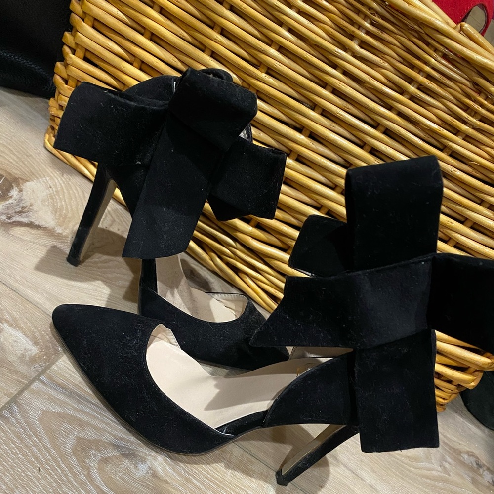 Brand new black velvet bow heels